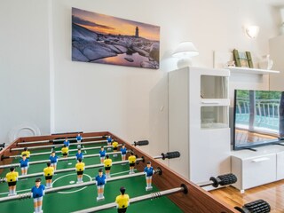 Ein Ping-Pong-Tisch im Wohnzimmer
