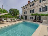 Villa Zita with pool in Porec - Wiibuk.com