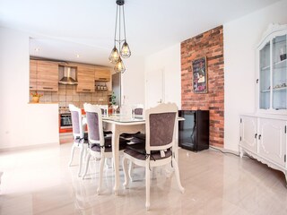 Villa Okrug Gornji Caratteristiche 24