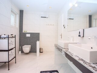 Villa Okrug Gornji Caratteristiche 27