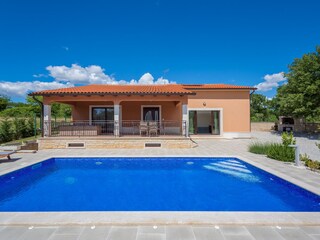 Villa Tinjan Buitenaudio-opname 3