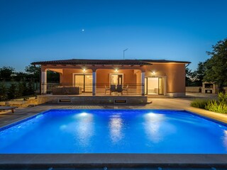 Villa Tinjan Buitenaudio-opname 1