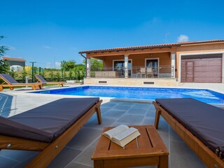 Villa Tinjan Buitenaudio-opname 9