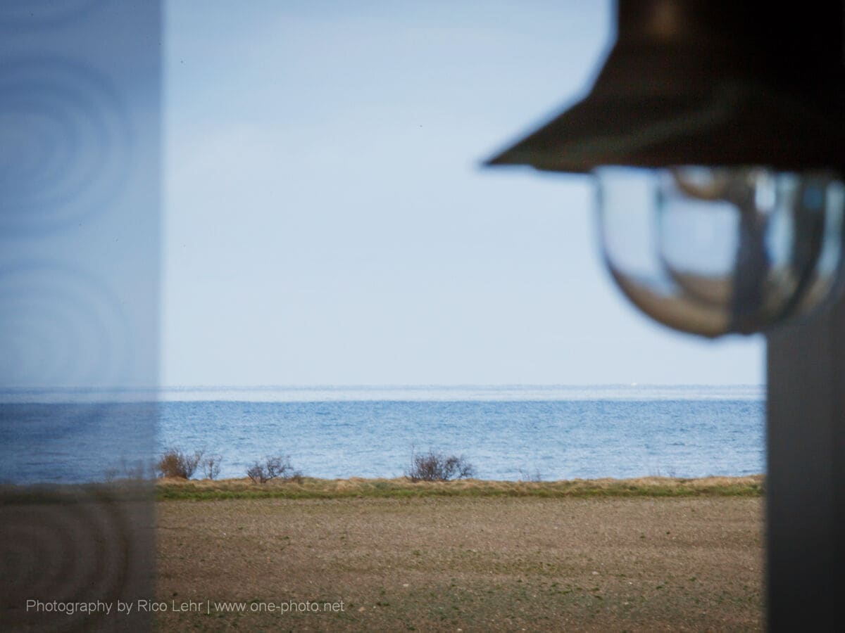 Blick vom Esstisch der Galeonsstube auf die Ostsee