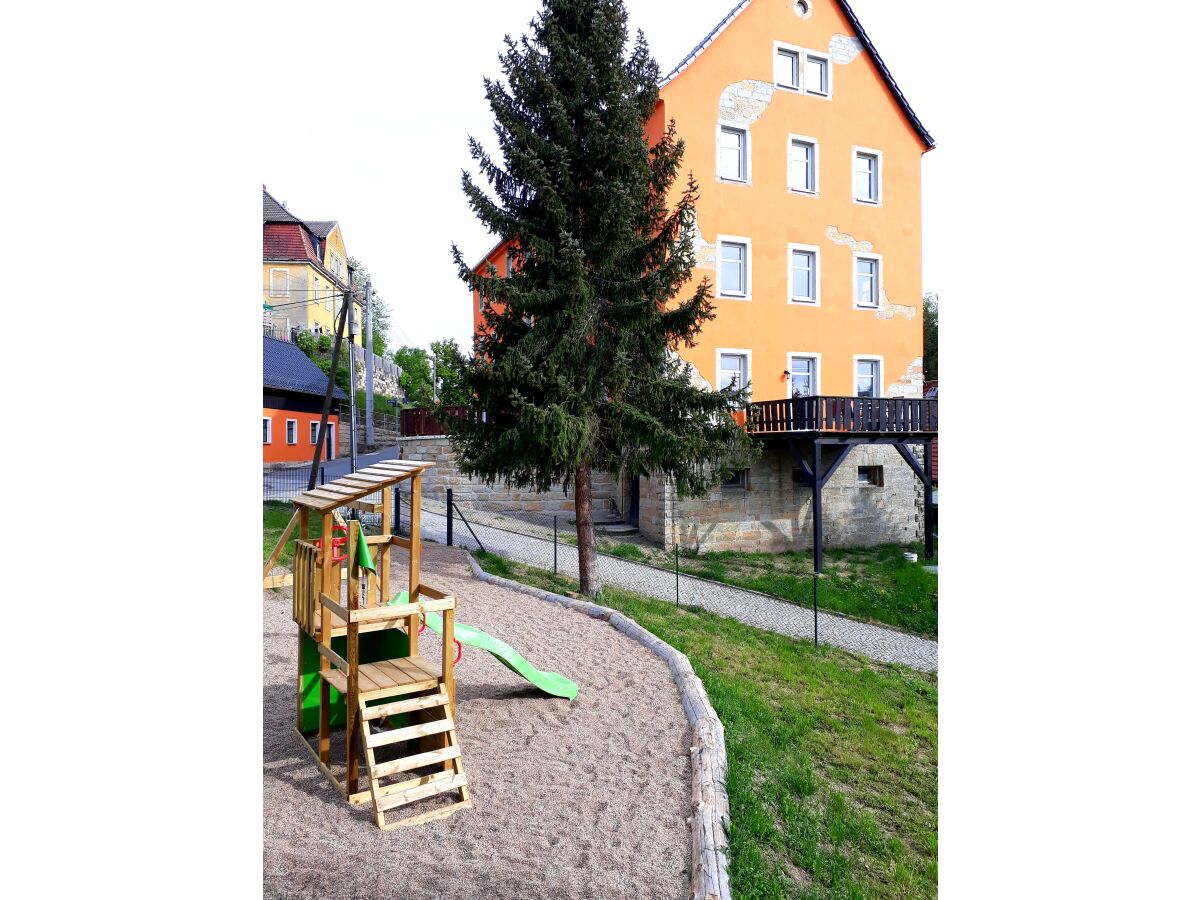 Ferienhaus "Alte Schule " mit Spielplatz