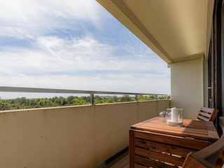 Meerblick vom sonnigen Südbalkon