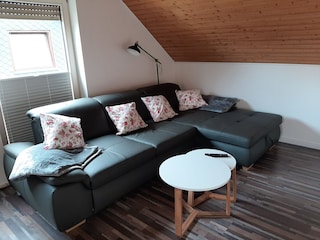 Hochwertiges Sofa, ausziehbar inkl, Topper