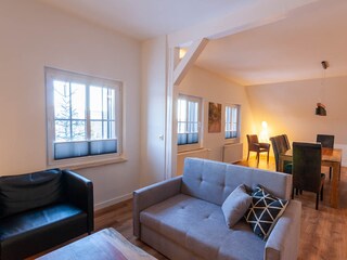 Wohn-/Essbereich mit offener Küche