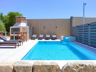 Das Schwimmbecken