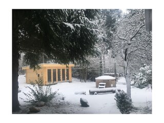 AUßENBEREICH IM WINTER