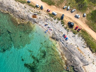 Strand, kristallklares Meer