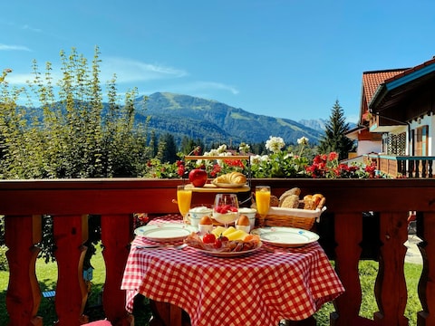 Holiday apartment Ferienwohnung Schober mit Balkon und Bergblick
