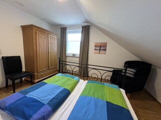 Schlafzimmer Doppelbett OG