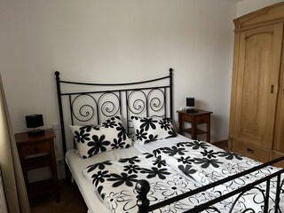 Schlafzimmer EG Doppelbett