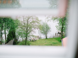 Ausblick auf den See und Garten