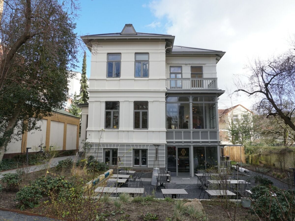 The villa in Holtenauer Straße