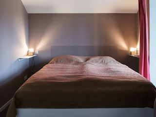 Erstes Schlafzimmer