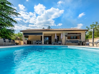 Villa Mediterranea, eine charmante Sommervilla.