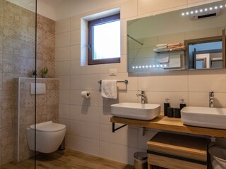 Modernes Badezimmer.