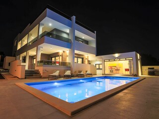 Property building, swimming pool