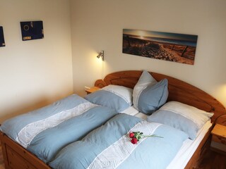 Schlafzimmer mit Doppelbett
