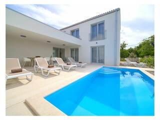 Villa Terra mit beheiztem Pool