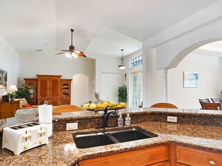offene Thekenküche des Ferienhauses in Cape Coral