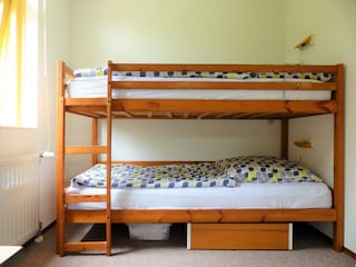 Schlafzimmer mit Hochbett im UG