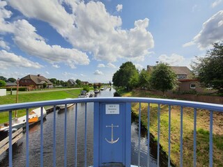 Blick von einer Brücke