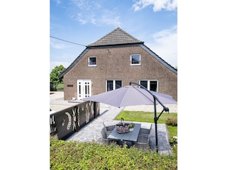 Terrasse mit 4 Sitzplätzen