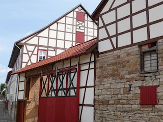 Zufahrt durch's Torhaus