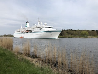 Nord-Ostsee-Kanal MS Deutschland