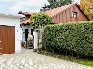 Westseite mit Gartentor