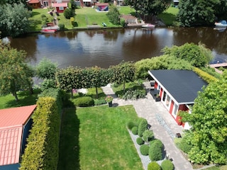 Aus der Luft mit Blick in den Garten