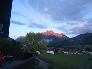 Blick vom Balkon auf die Loferer Steinberge