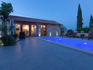 Villa Pietra mit Pool und Jacuzzi nähe Pula - Medulin - image1