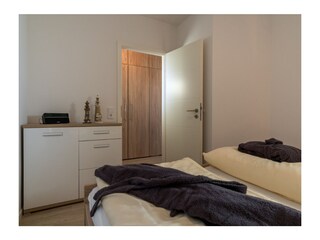 Schlafzimmer mit Doppelbett