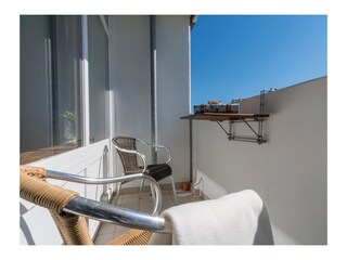 ... vom sonnigen Balkon ...