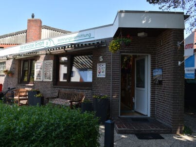 Firma ADN GmbH & CO Dienstleistungs KG - Frau Gundula von Papstein