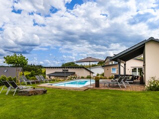 Garten und Pool