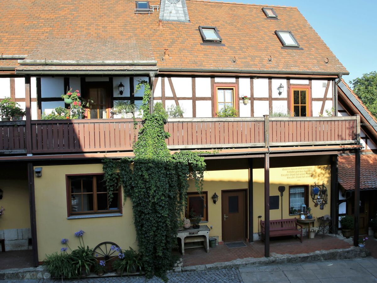 Blick aus der Ferienwohnung in den Hof