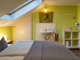 Zweites Schlafzimmer