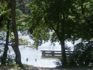 Blick auf die Badestelle am Satower See