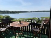 Der große Balkon mit wundervollem Seeblick