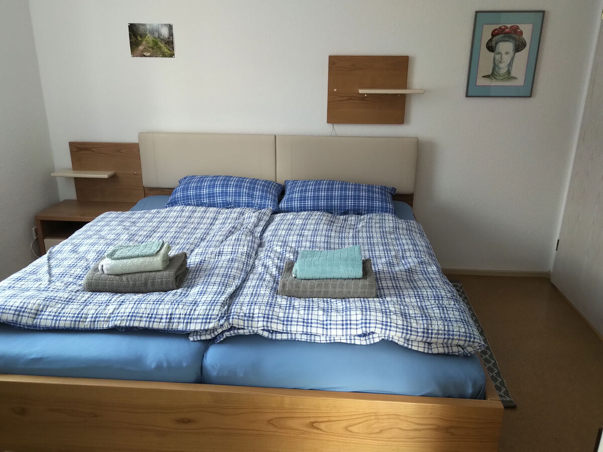 Großes Doppelbett