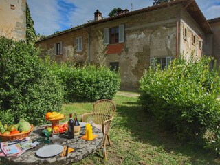 Farmhouse Rufina Outdoor Recording 3