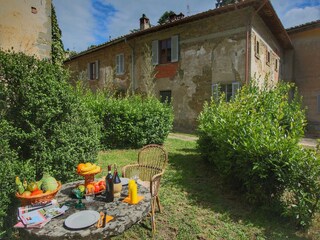 Farmhouse Rufina Outdoor Recording 7