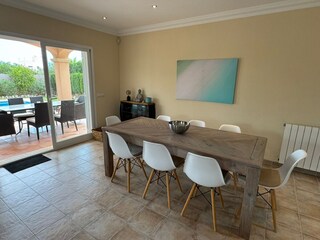 Essbereich und Terrasse