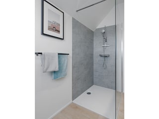 2023 renoviertes Badezimmer mit bodengleicher Dusche