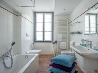 Villa Gardone Riviera Features 27